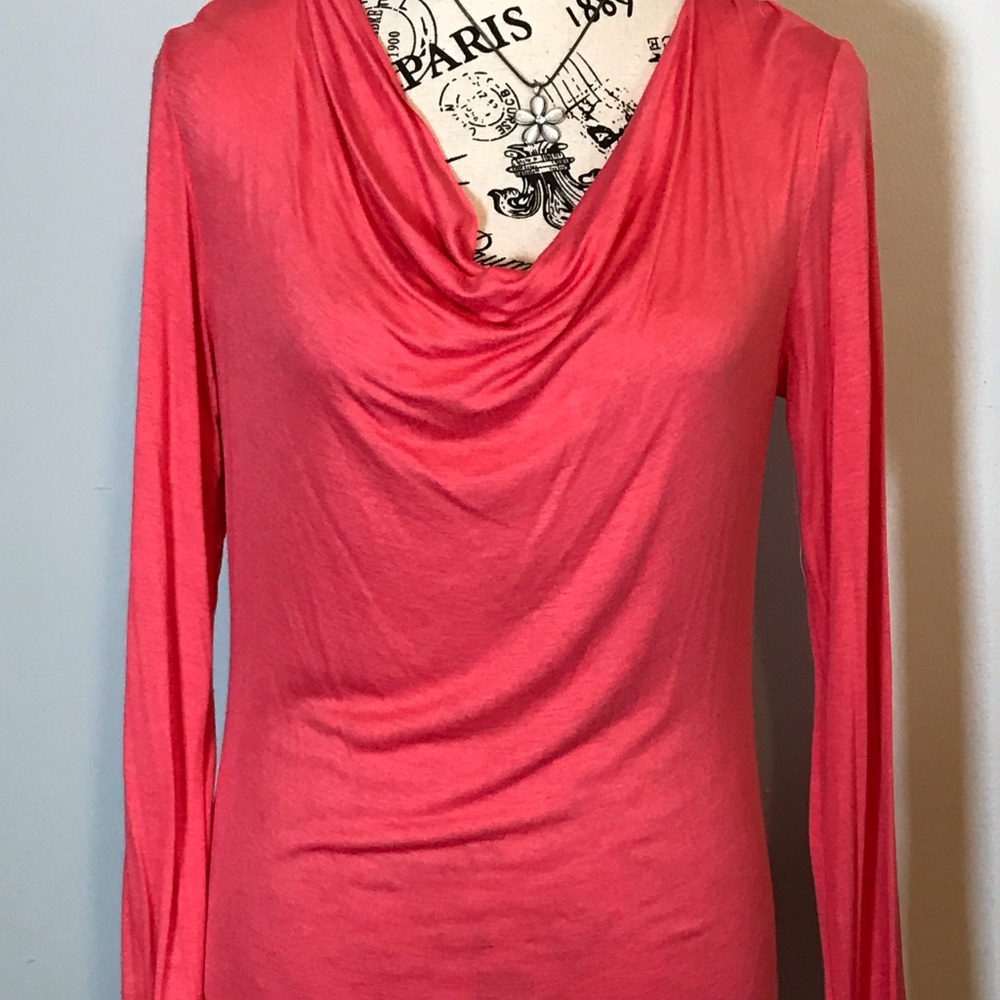 TIFFANY & GREY CORAL FITTED SLOUCH LONG SLEEVE LIGHTWEIGHT TOP SIZE MED